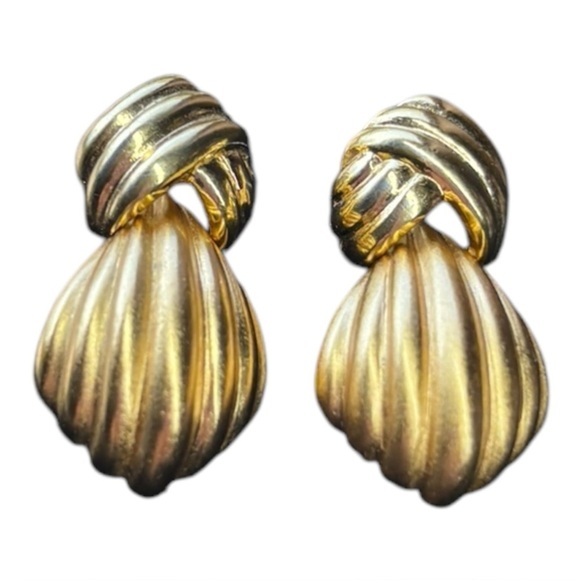 Monet Gold Door Knocker Domed Shell Earrings Pierced 1” Signed - Picture 2 of 8